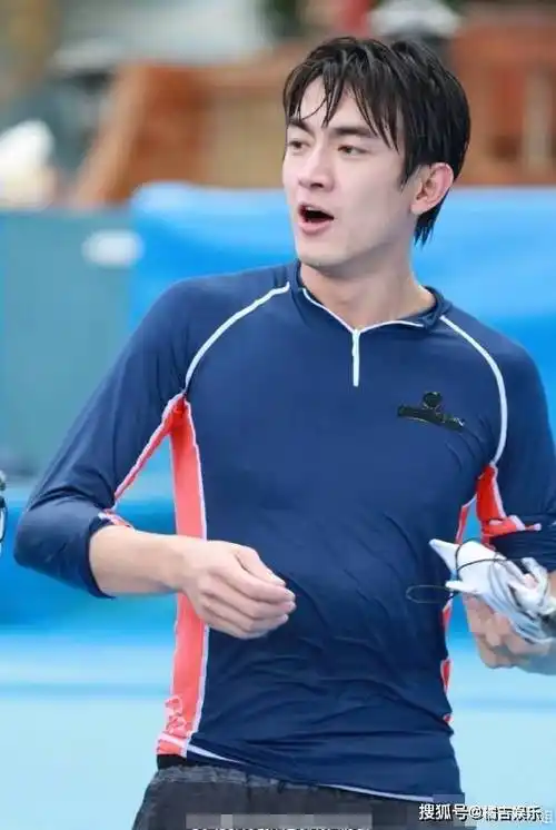 原创林更新那是肋骨外翻不是小肚子身高186体重143斤这还叫胖