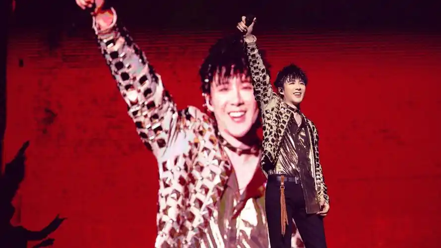 摩登兄弟北京演唱会挑战唱跳两天连开燃爆大型婚纱现场