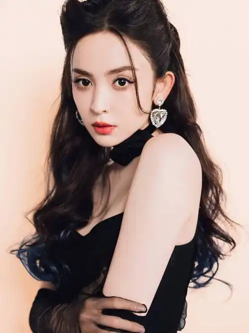 古力娜扎这双高跟长筒靴视觉冲击力爆表!_时尚_设计_魅力