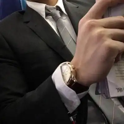 成熟霸气的男士头像