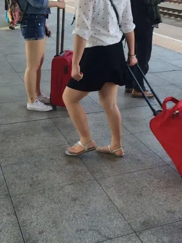 在火车站的美眉-宽带山kds-宽带山社区-城市消费门户