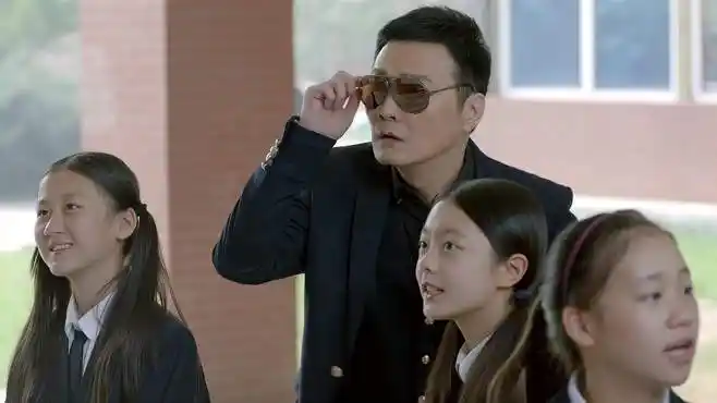 小别离:张小宇入选乐队,老爹两眼都看呆了,这儿子真长脸!