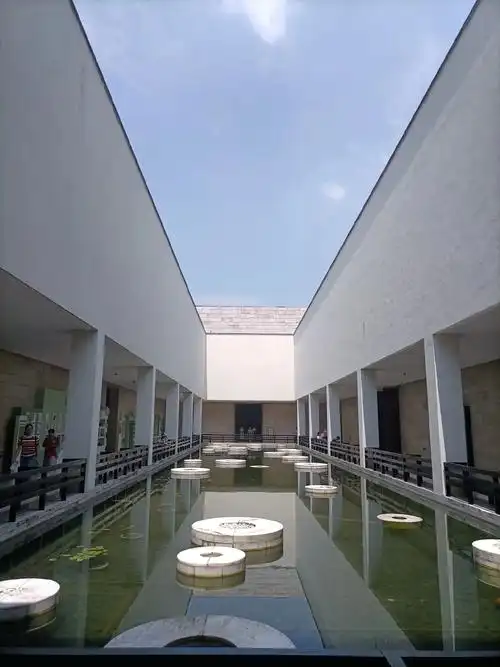 一眼千年,一脉相承#良渚博物馆# 传承中华文明之美,搭建文明 - 抖音