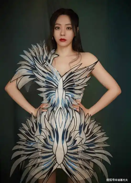 原创这谁顶得住嘛39岁张靓颖饱满丰腴性感迷人