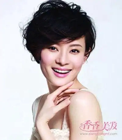 李圣经不对称扎发好时髦 盘点女明星不对称的发型图片