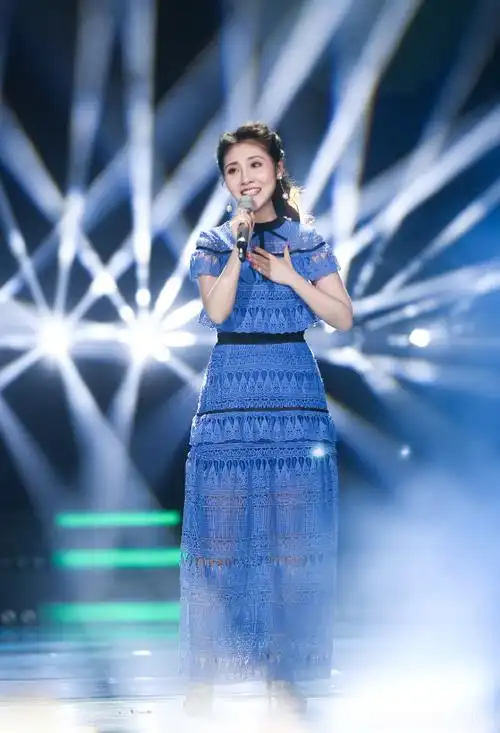 黄堃竞唱大型中国风音乐节目《耳畔中国》,话题引热议