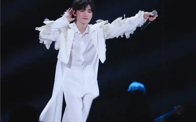 【宋亚轩舞台】从路演到大舞台,一直没变的是你呀!