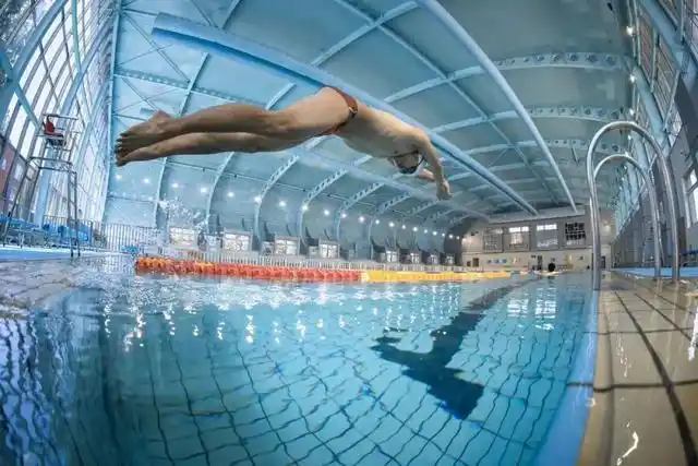 北京航空航天大学第一届游泳比赛