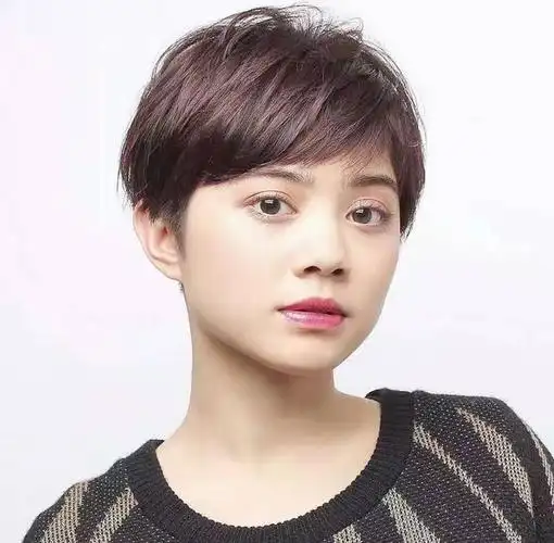 谁都知道,小脸的妹子做什么发型都好看,而脸大脸圆的妹子却没有这样的