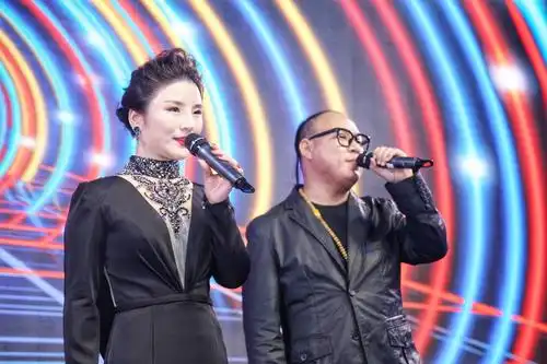 90后女歌手凤儿《不听老婆言吃亏在眼前》新歌发布会西安举办