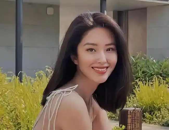 杨采钰:撬走刘亦菲背后的男人,嫁大30岁金主,她究竟图啥?