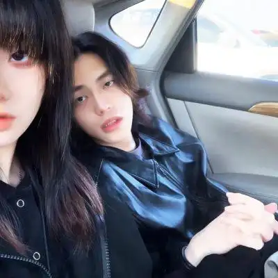 双人情侣头像一人一半真人甜蜜图片