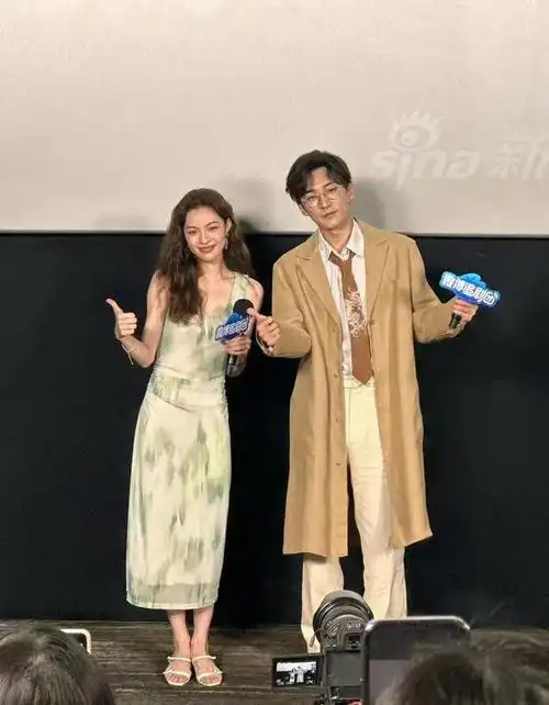 偶遇钟楚曦人很高很美168的身高没有水分有种港姐的范儿