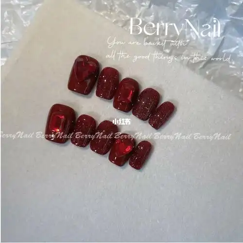 亲手晒美甲  #美甲分享  #秋冬美甲  #短款美甲显白  #红色系美甲