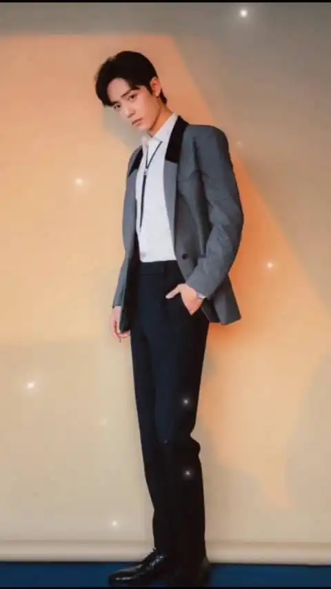 肖战全身照合集这颜这大长腿这完美的身材比例