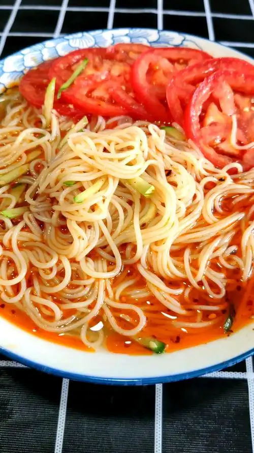 冰镇冷面,看看有食欲不,老好吃了,开吃