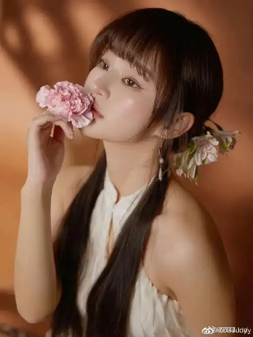 新中式旗袍写真|女生一定要尝试    发现最近国风越来越受大家喜欢啦