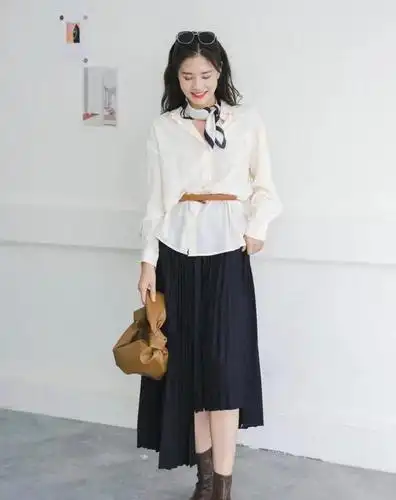 不想穿搭太平庸?"衬衣百褶裙",优雅大方更甜美