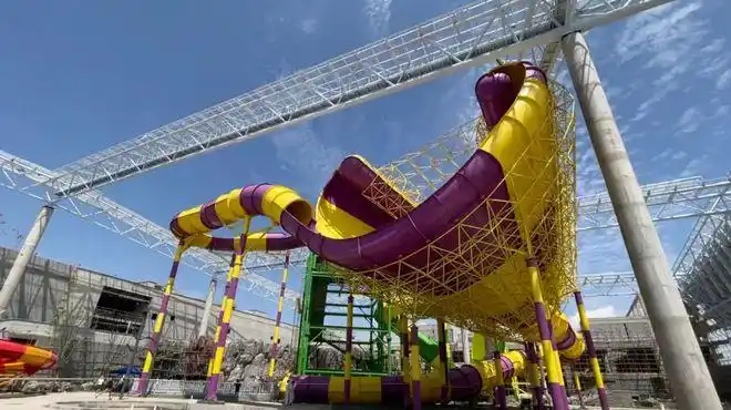 玩的就是心跳兰州大型水上乐园进入试滑阶段