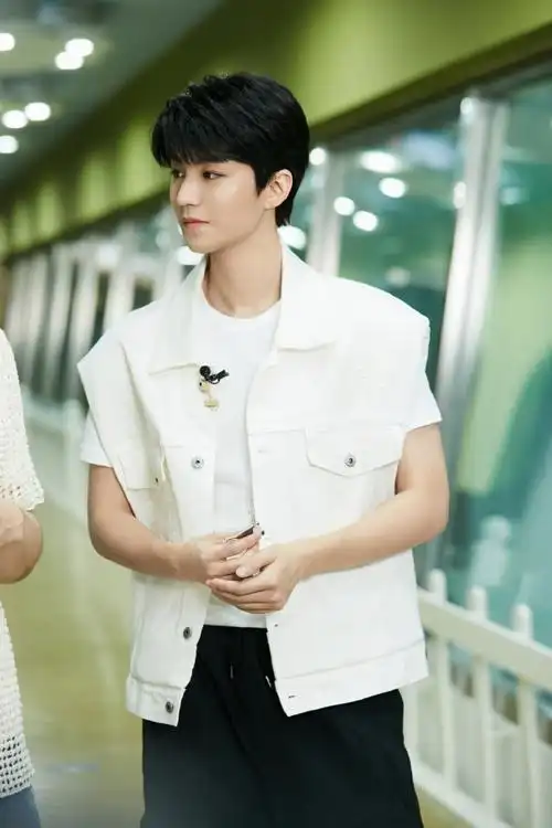 王俊凯##王俊凯味全乳品代言人