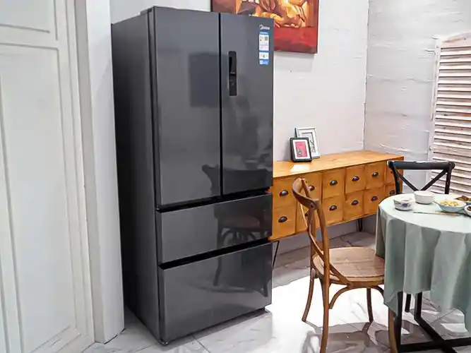 真实讲述一台小巧的美的369升冰箱对厨房和我的改造之旅