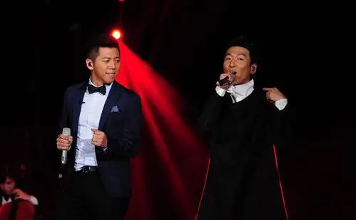 歌手第一季的总冠军歌王是谁