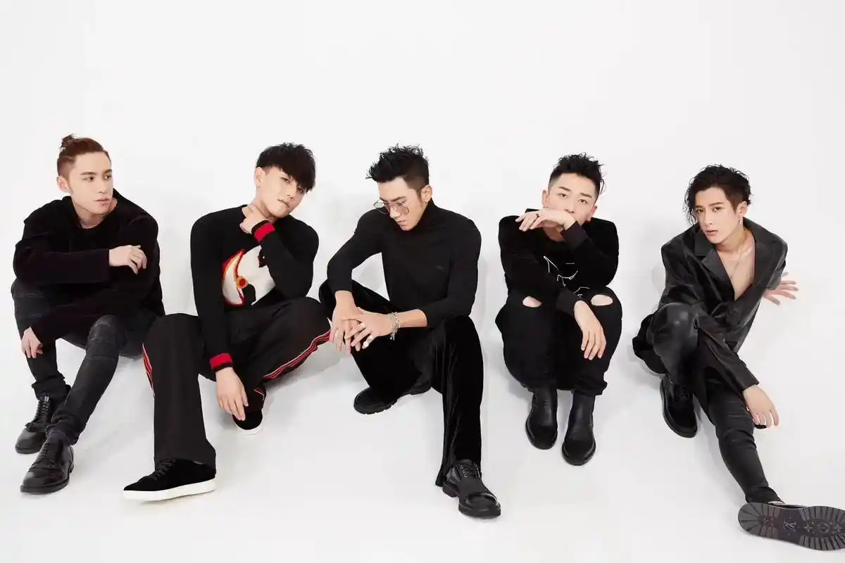 【mic组图第①弹】最后有惊喜哟!92#檀健次 #mic男团 - 抖音