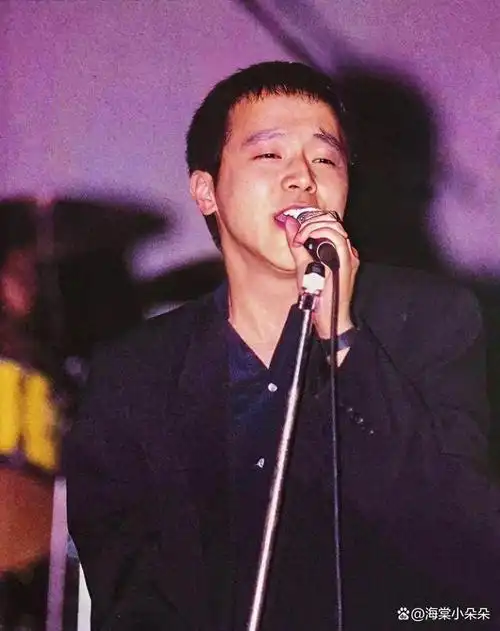 王菲的前夫窦唯两次失婚两个女儿两份嫁妆背后的带泪父爱