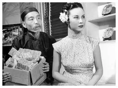 1916年袁世凯去世,留下12个貌美女儿,分别嫁给了谁?最后怎样了