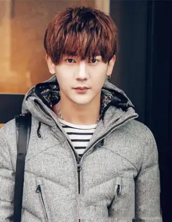 一些好看的男生齐刘海发型图片男生减龄发型设计