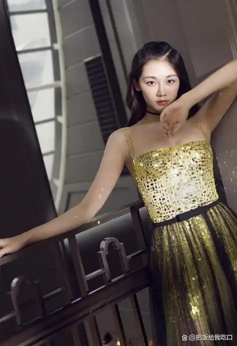 近日,知名女星苗苗带着她的可爱宝宝亮相了公众视野,引起了广泛关注.