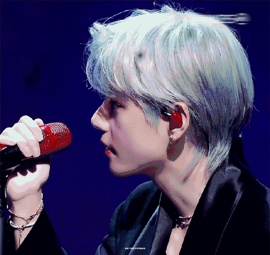 更是许多人的wannabe爱豆 永远被夸的"回春"之路 金泰亨粉丝每天都