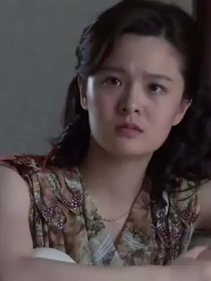 孟小杏,女,现代都市剧《 a target="_blank" href="/item/正阳门下