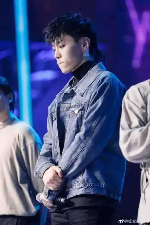 这样的平平淡淡,舒舒服服的恋爱才够真实嘛~ "老夫老妻的约会" 杨文昊