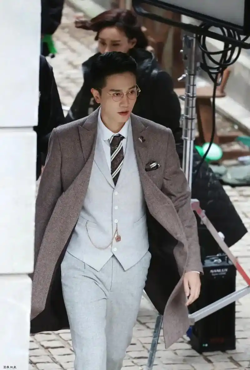 阳光之下 #彭冠英 #壁纸安排上了 93 #不期而至    - 抖音