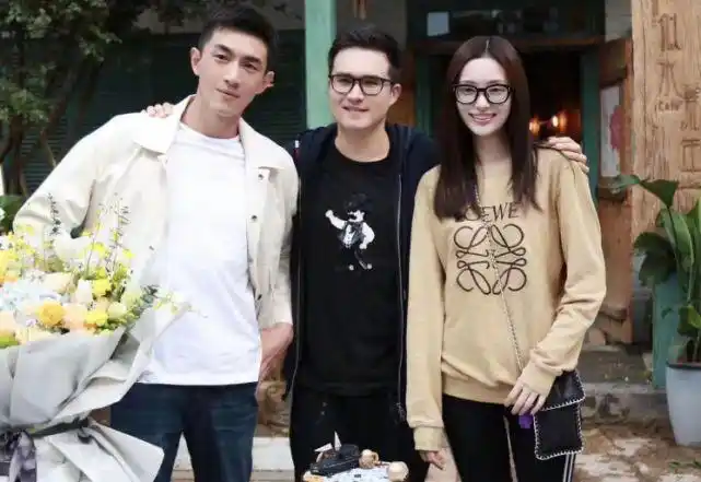 林更新"新剧杀青照",剧组演员都是高颜值,最后一张我真信了!