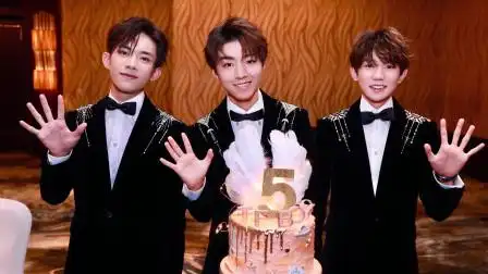 王俊凯演唱会遭激光笔照射,蔡徐坤陈伟霆exo蔡依林都曾经历过