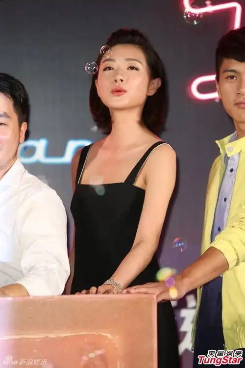 组图:张孝全万茜首度同台宣传 为避嫌零互动_高清图集_新浪网