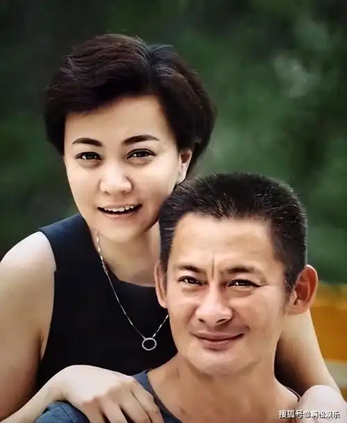 娱乐圈里三位"酒蒙子":腾格尔为喝酒散尽家财,景岗山判若两人_李琦