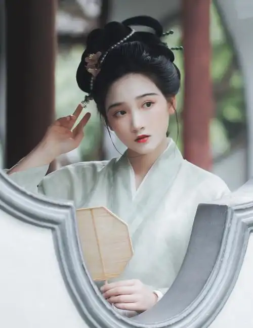 汉服妆造  #汉服美人图鉴  #汉服写真  #一张封神   #汉服妆造发型