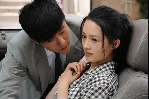 《守望的天空》开播 李沁献出初吻赵文瑄被评唯美