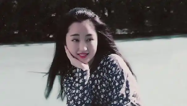 原创杨钰莹到底有多美第一次上央视时连摄制组人员都被她的美貌迷倒