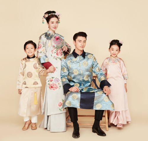 20新款中国风工笔画一家六口亲子摄影服装全家福汉服拍照亲子服装