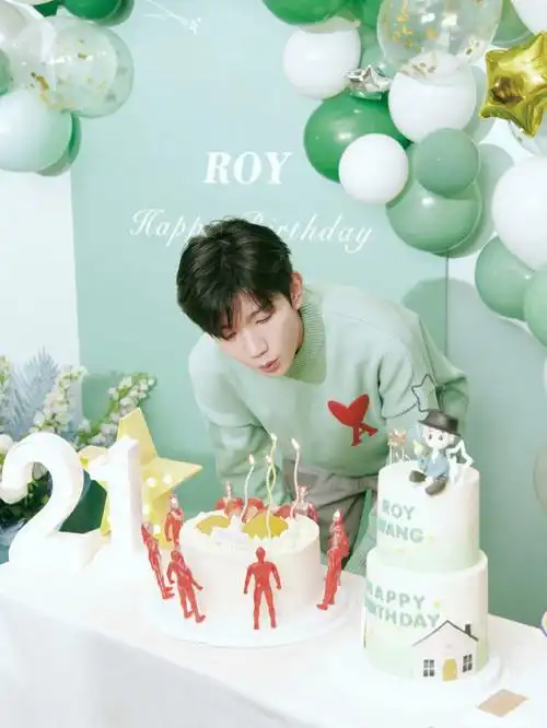 王源21岁啦