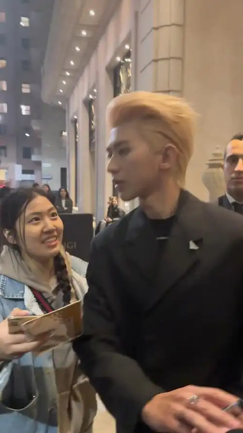 做了几张live图,太喜欢米兰小坤了#蔡徐坤