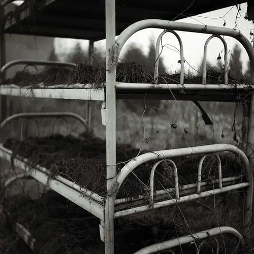 床!是一个恐怖的地方.