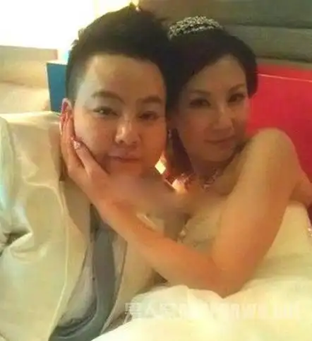 网传韩红同性恋结婚照