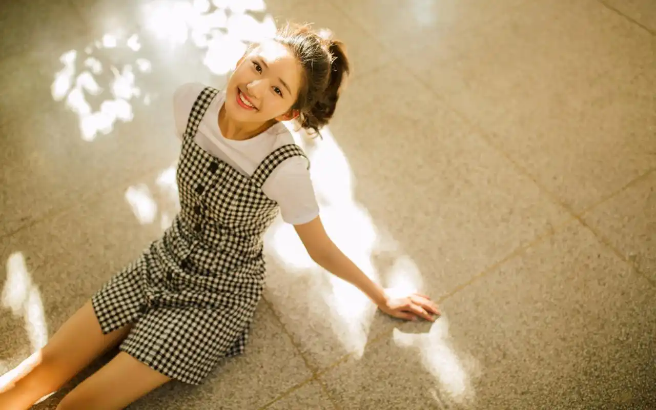 赵露思甜美可爱写真图片桌面壁纸