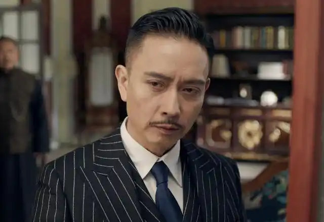 57岁谢君豪沉迷种地,曾为小女孩献身火场,面部烧伤险遭毁容!