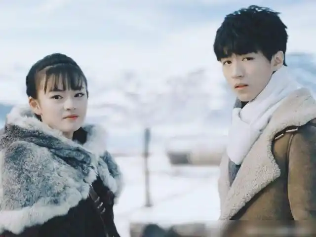 王源荧屏初吻给了欧阳娜娜,千玺则是周冬雨,而王俊凯的太有趣